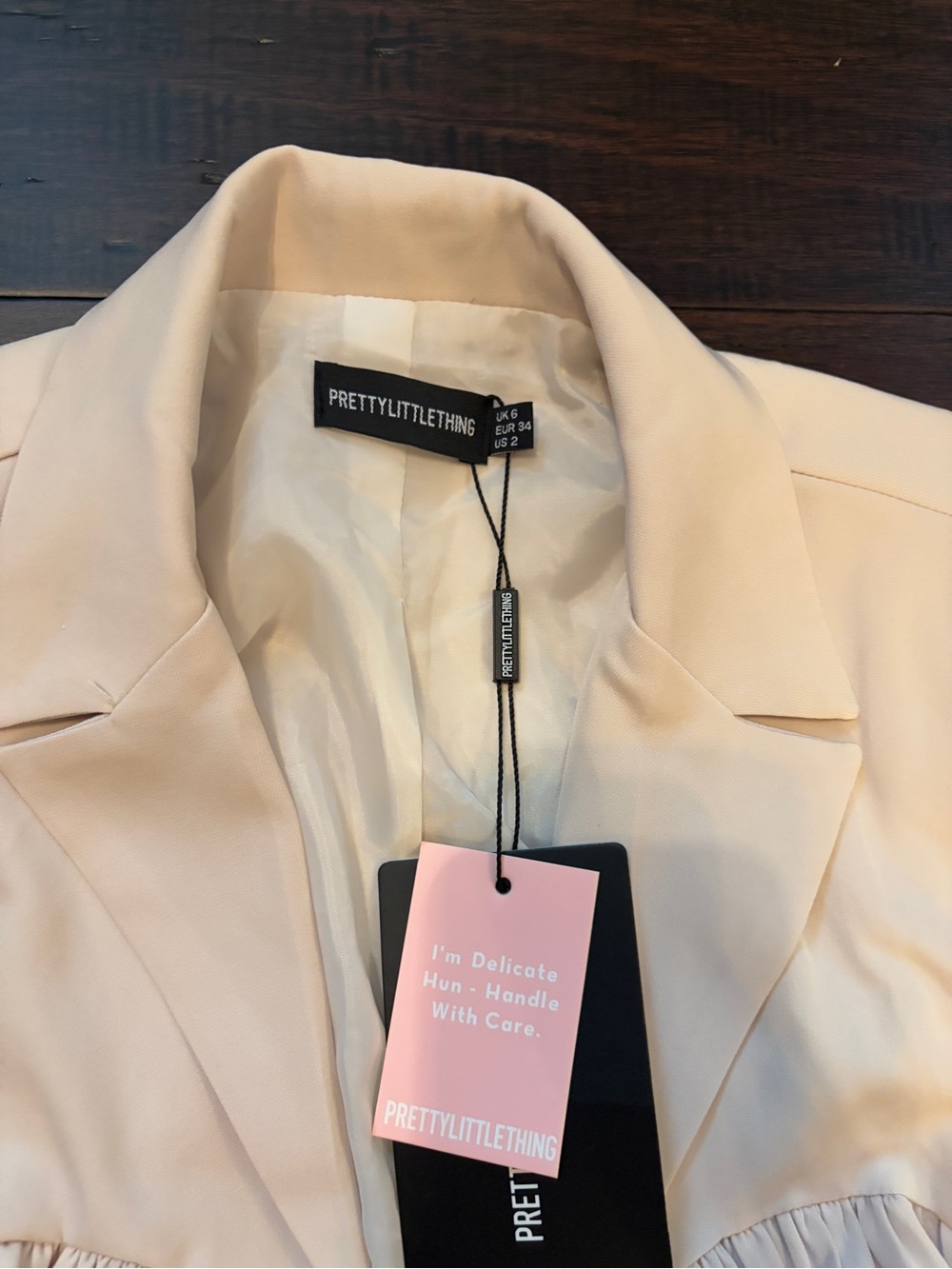 NWT Pretty little Thing Ruched Bust Cropped Blazer in Stone wrap waist sexy - Picture 8 of 10